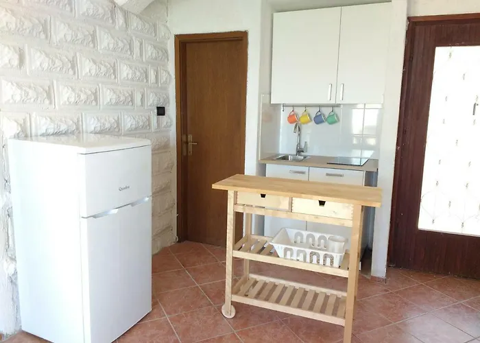 Bassi Apartament Stara Baška