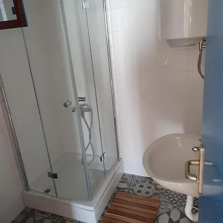 Bassi Apartman Stara Baška