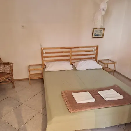 Bassi * Stara Baška