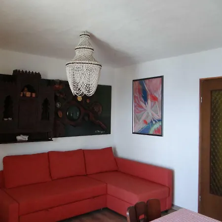 Bassi Apartman *