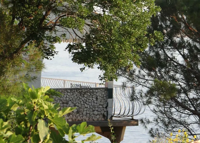 Bassi * Stara Baška